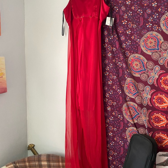 Vampy vintage satin gown - Picture 4 of 7